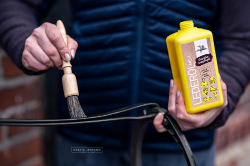 Leather oil Bense & Eicke black 500 ml