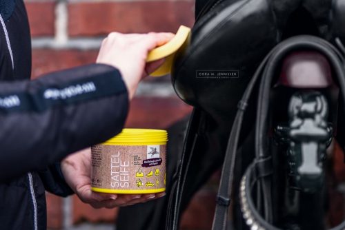 Nyeregszappan Bense & Eicke szivaccsal 500 ml