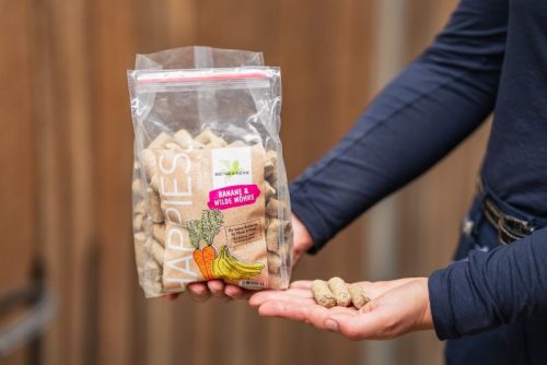 Jutalomfalat Bense & Eicke Happies banános-répás 1 kg   