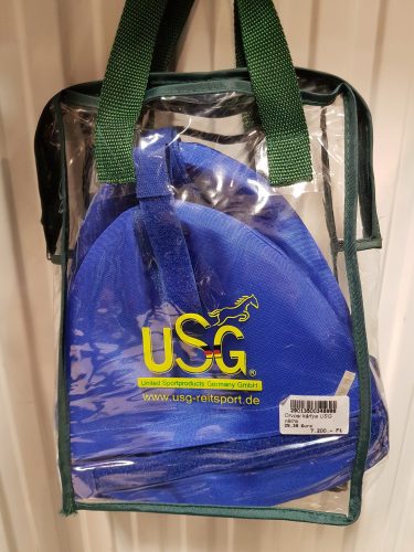 Vállvédő lovasnak orvosi kártyával piros